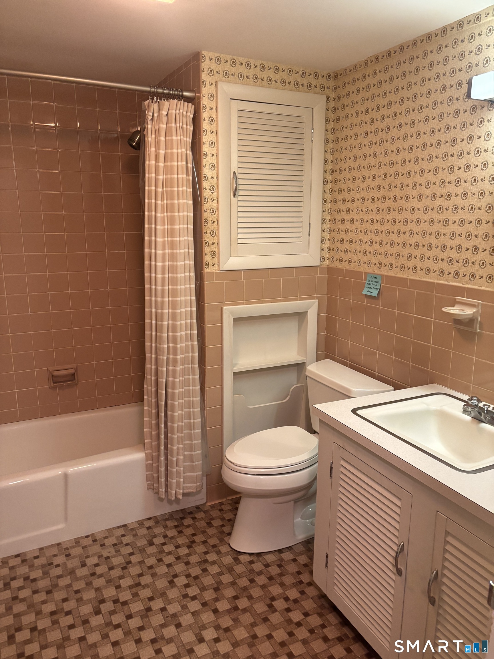 Photo 15 of 28 Bayberry Lane, Groton, CT