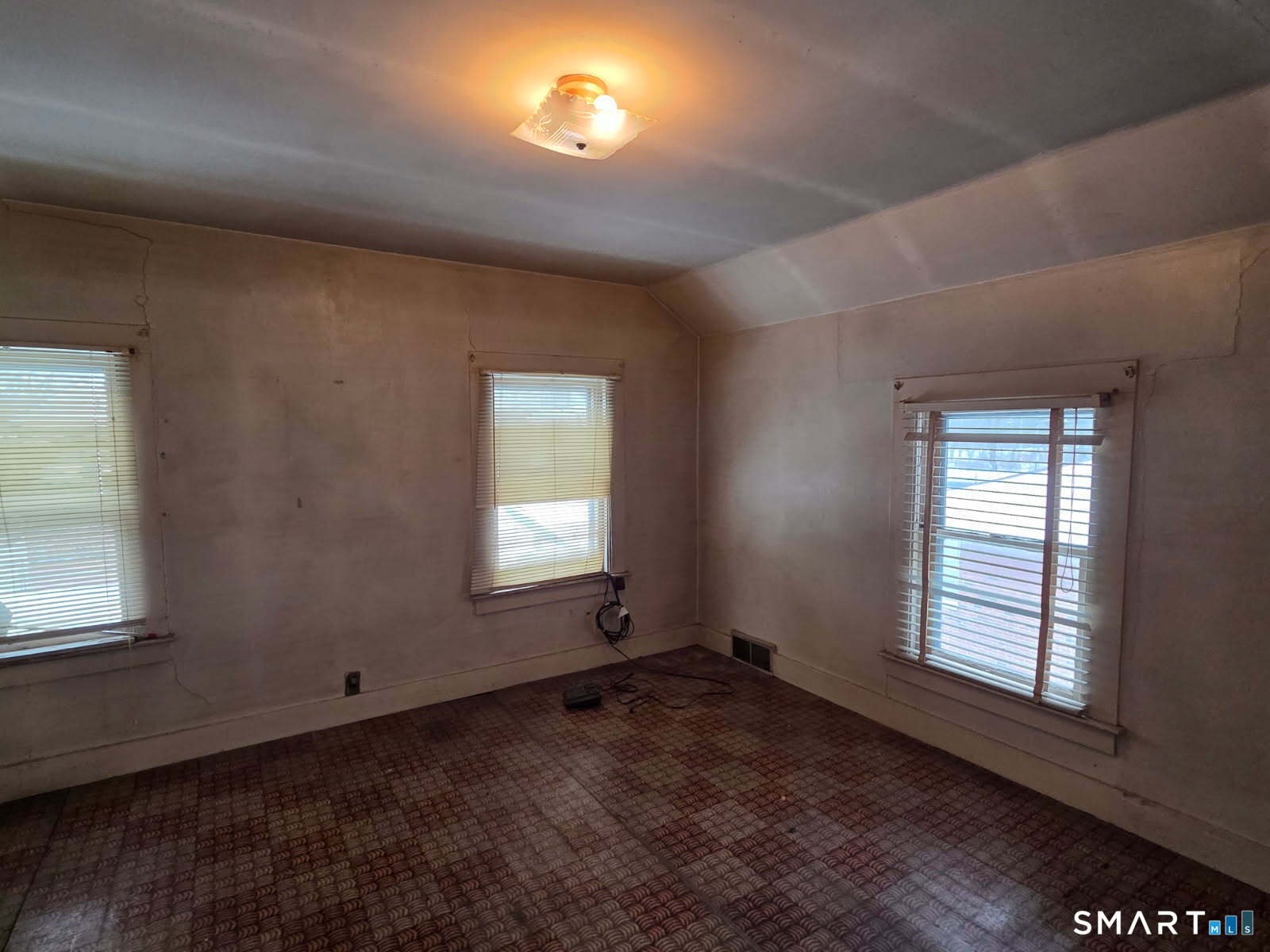 Photo 8 of 128 Portsea Street, New Haven, CT