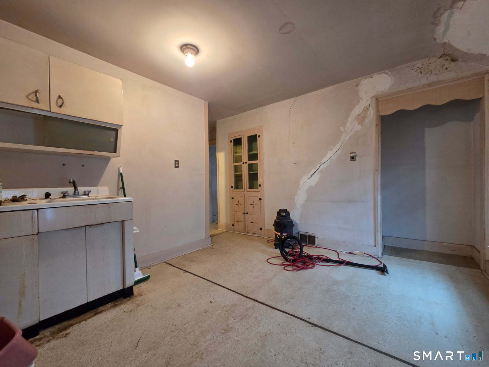 Photo 9 of 128 Portsea Street, New Haven, CT