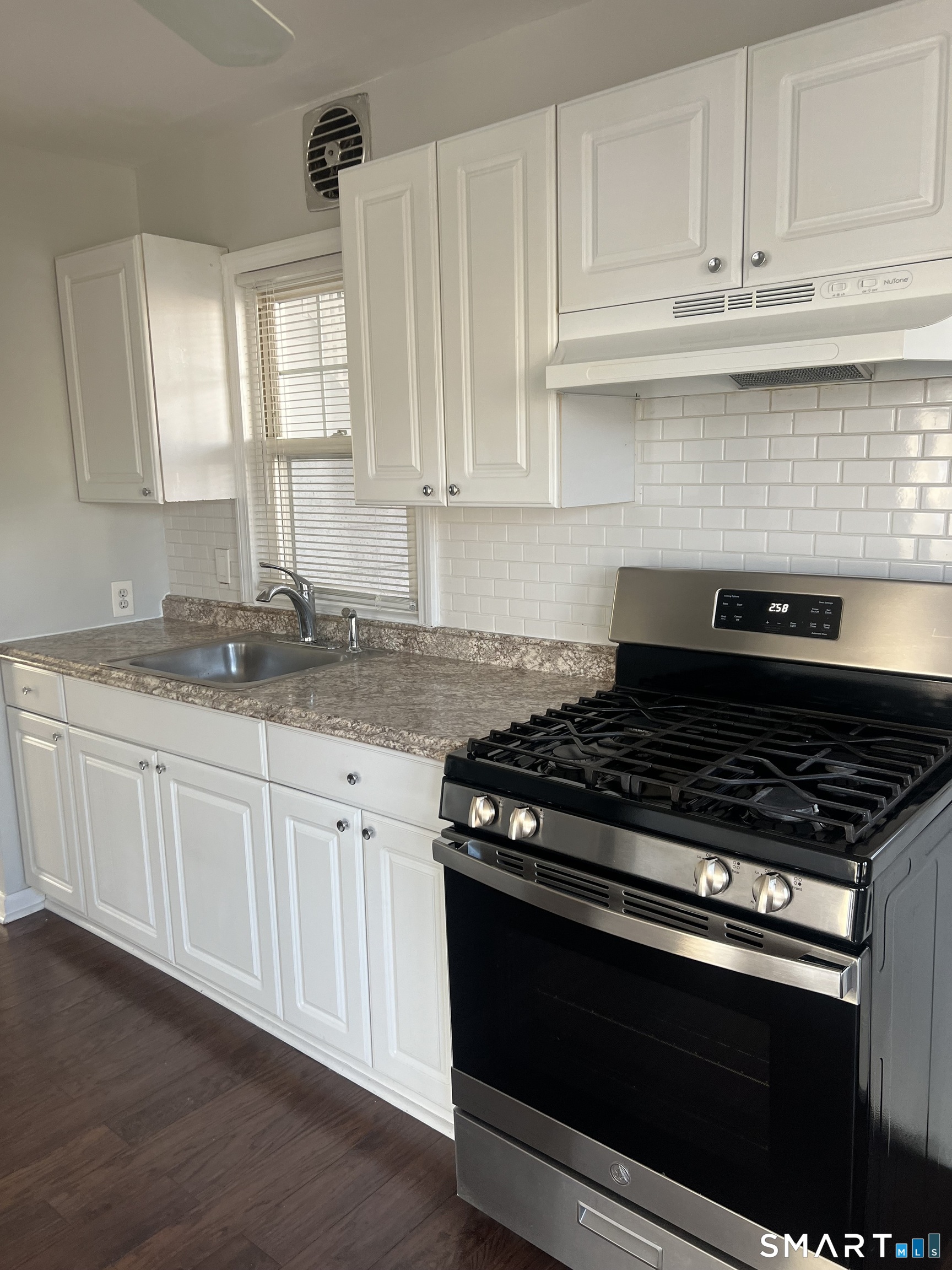 Photo 30 of 104 Palmer Avenue, Stamford, CT