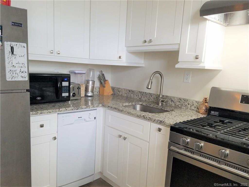 Photo 5 of 444 Bedford Street, Stamford, CT