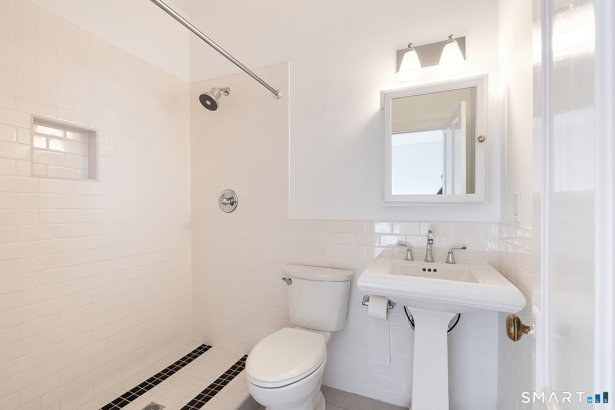 Photo 8 of 406 Main Street, Ridgefield, CT