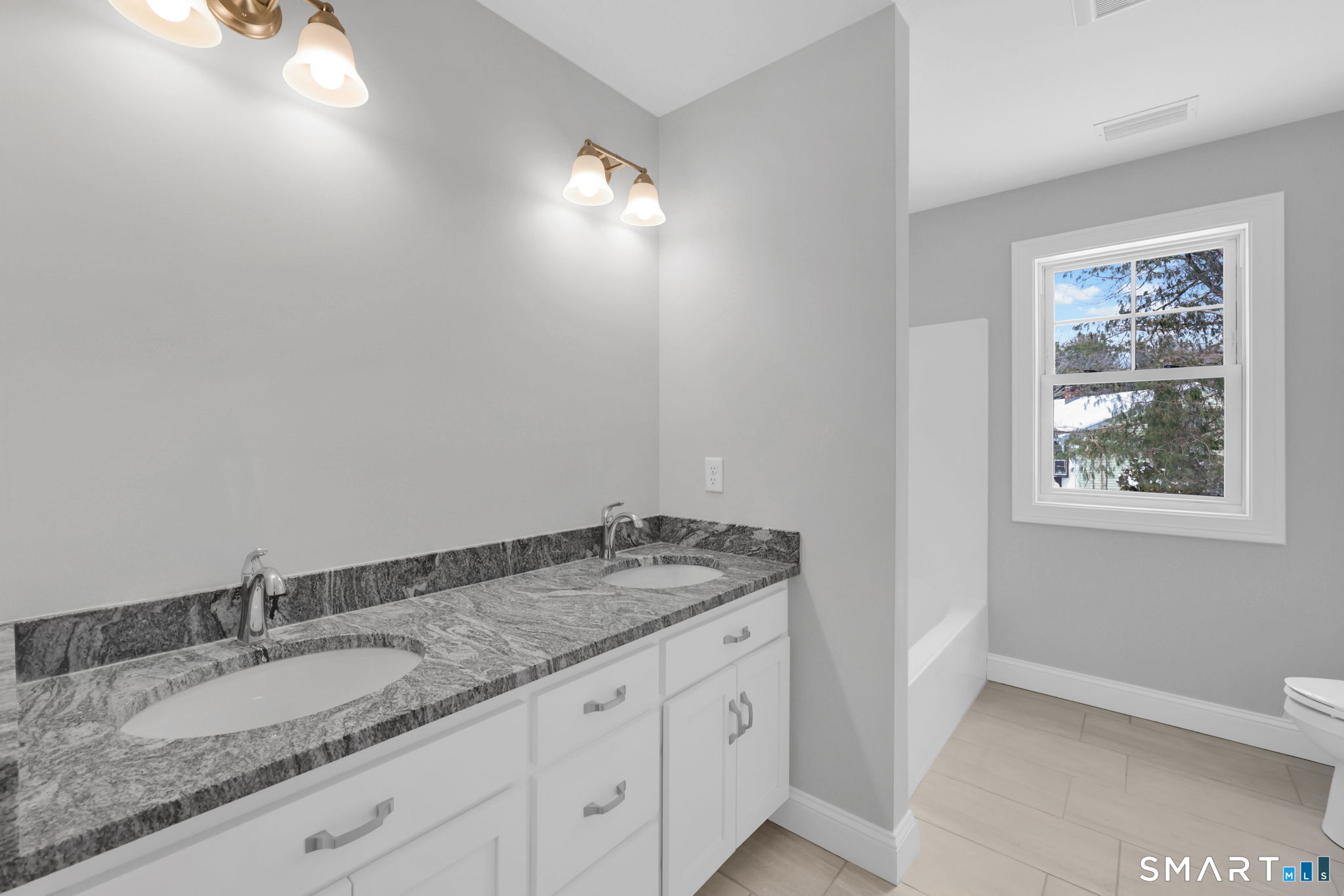 Photo 27 of 102 West Street, Hebron, CT