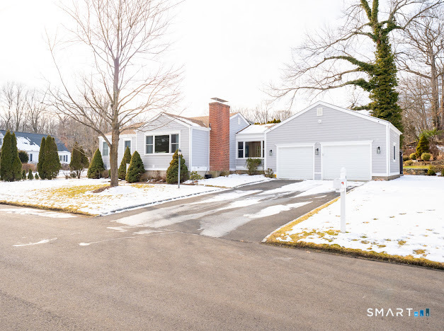 Photo 3 of 15 Ridgebrook Drive, Bridgeport, CT