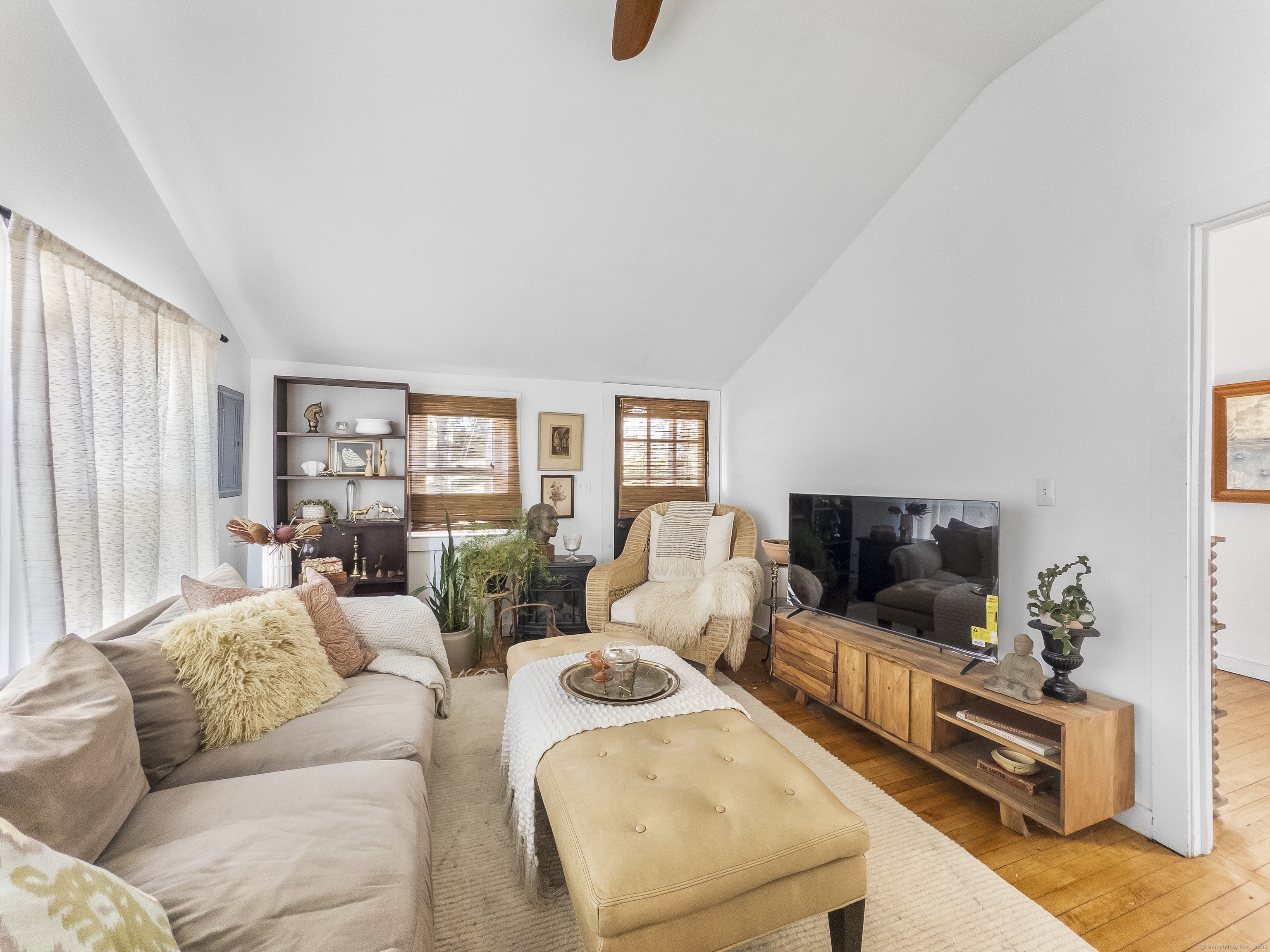 Photo 2 of 944 Totoket Road, North Branford, CT