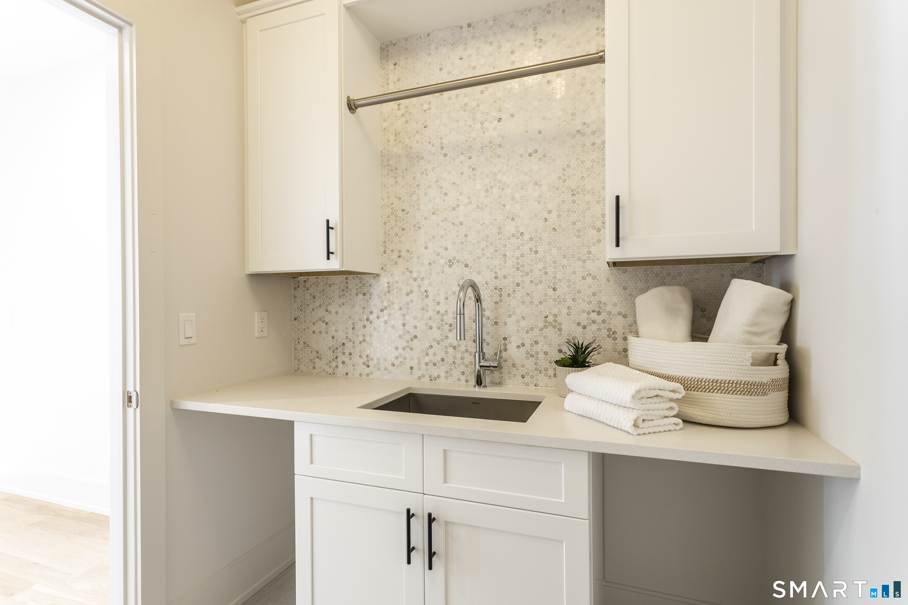 Photo 14 of 10 Wakenor Road, Westport, CT