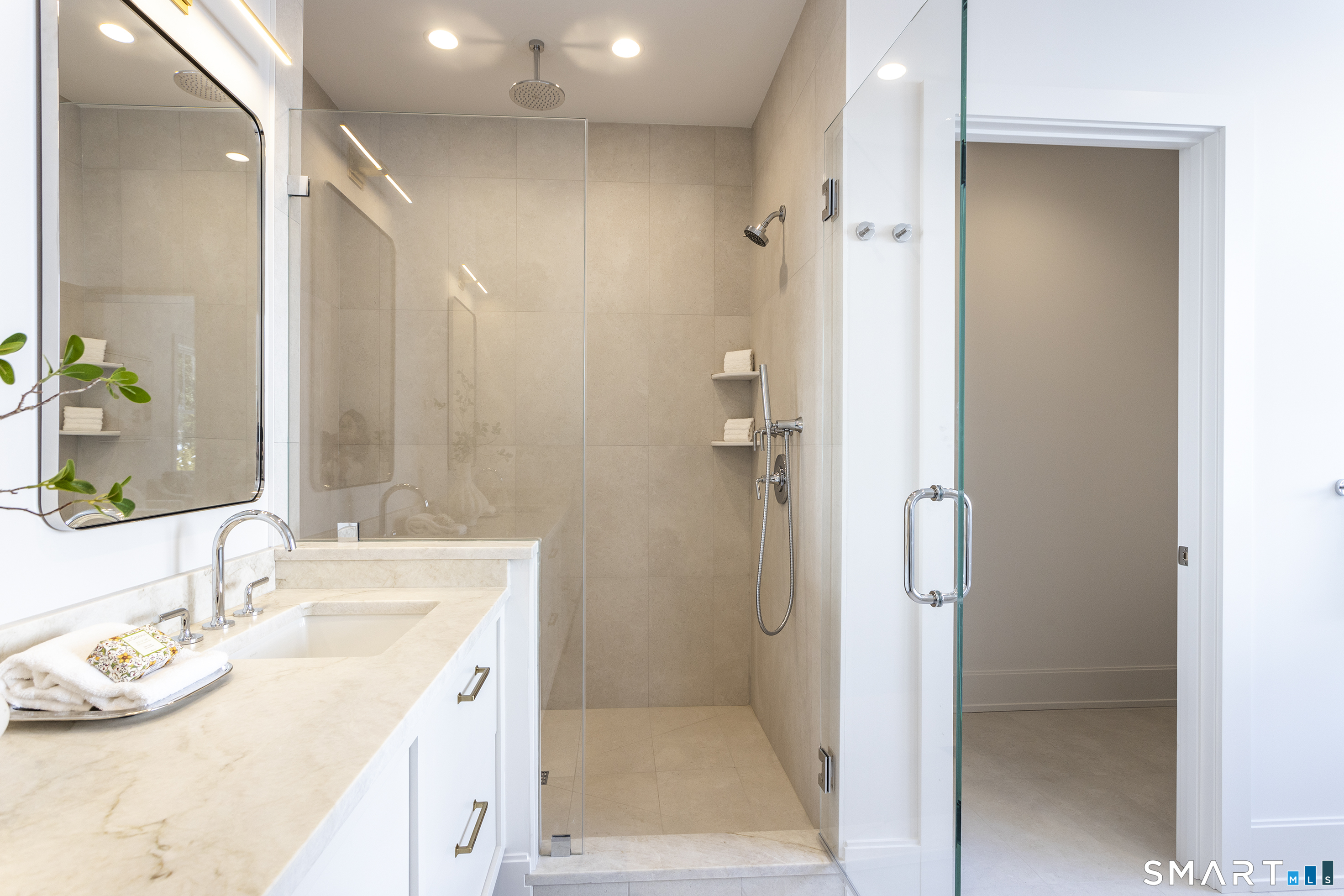 Photo 16 of 10 Wakenor Road, Westport, CT