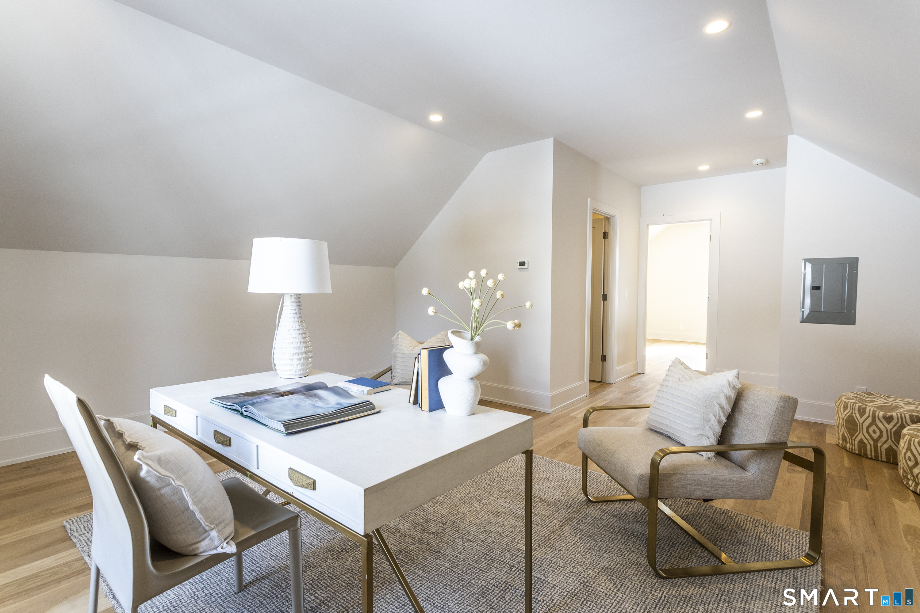 Photo 25 of 10 Wakenor Road, Westport, CT