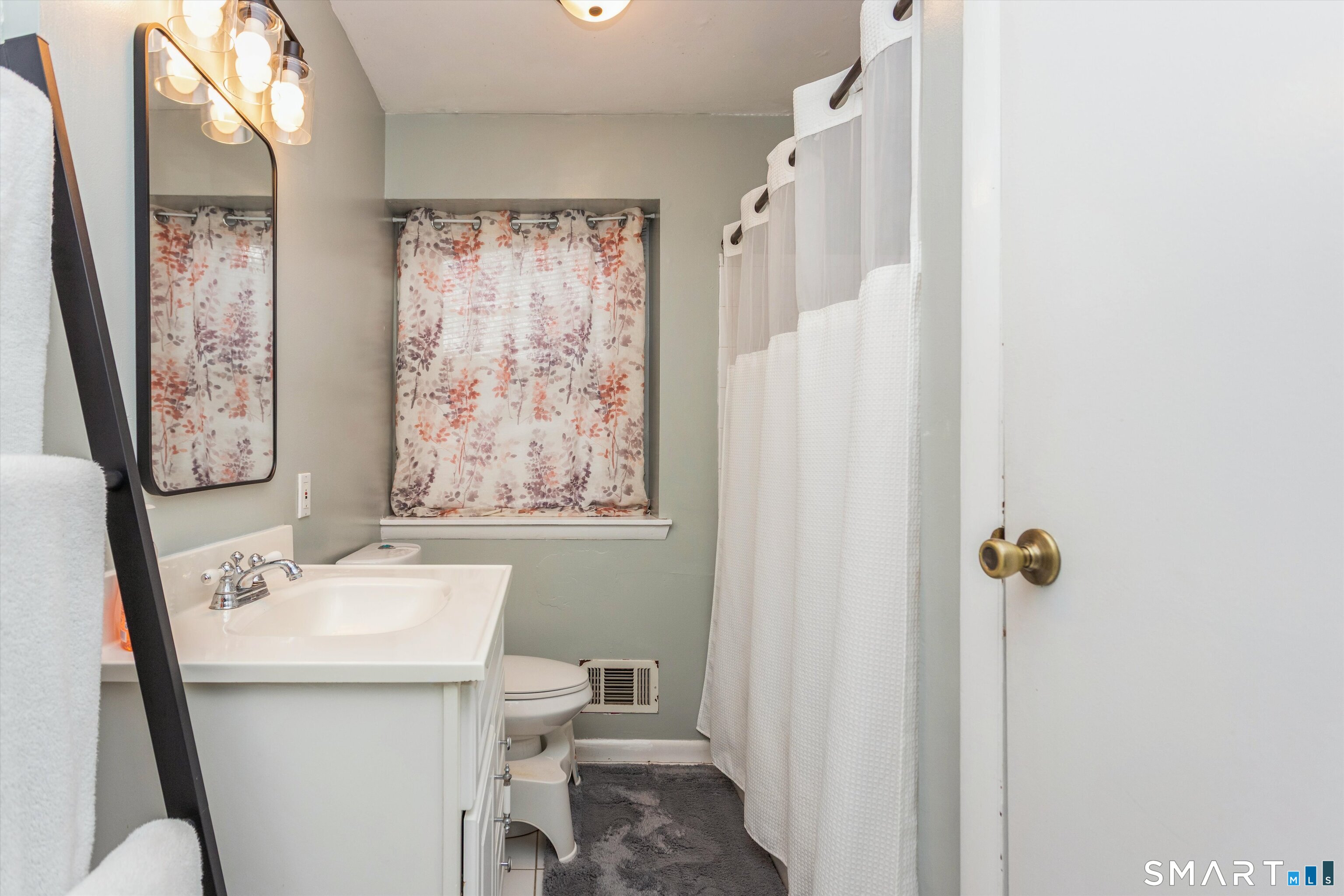 Photo 17 of 59 Woodway Road, Stamford, CT