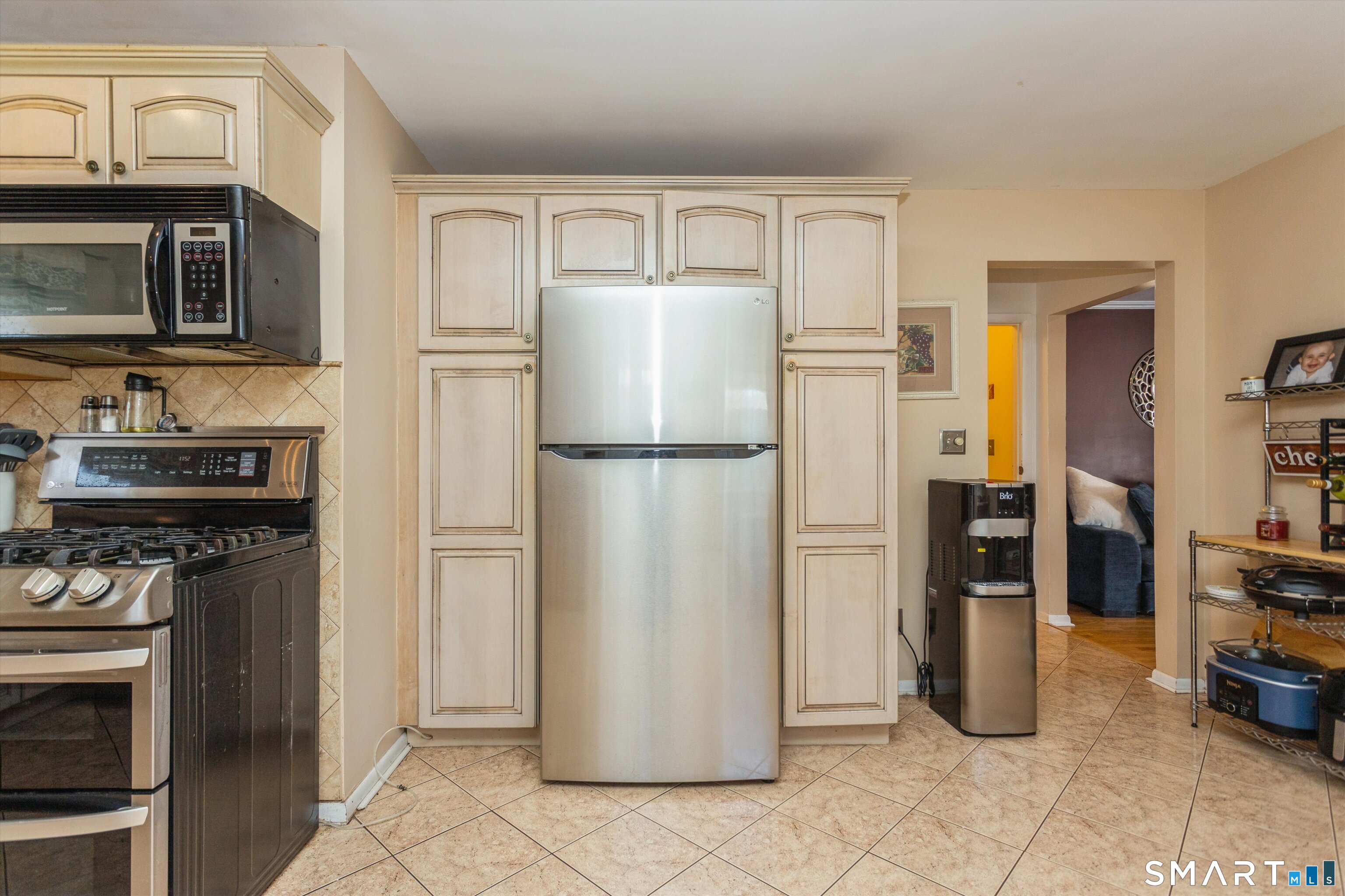 Photo 6 of 59 Woodway Road, Stamford, CT