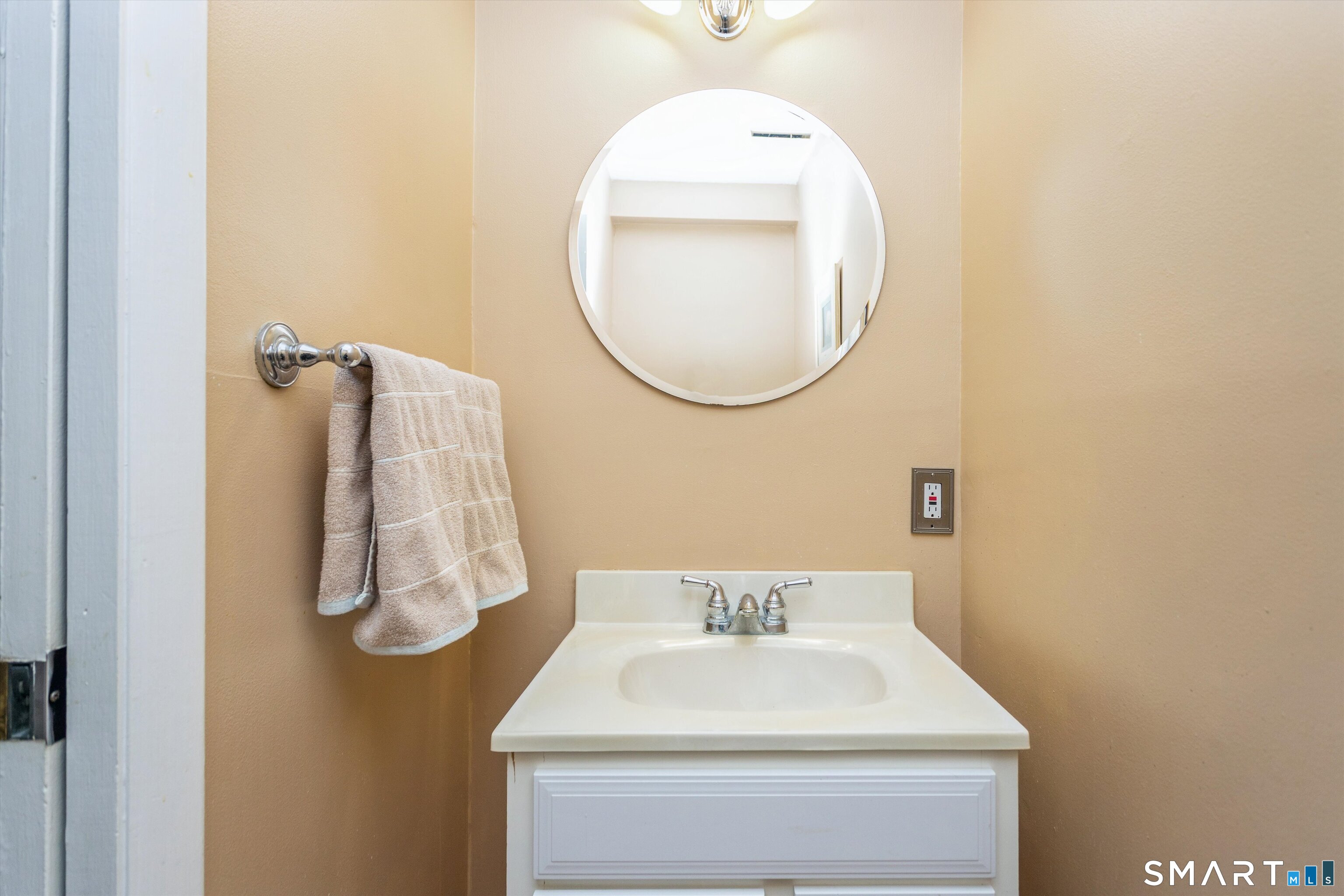 Photo 21 of 59 Woodway Road, Stamford, CT