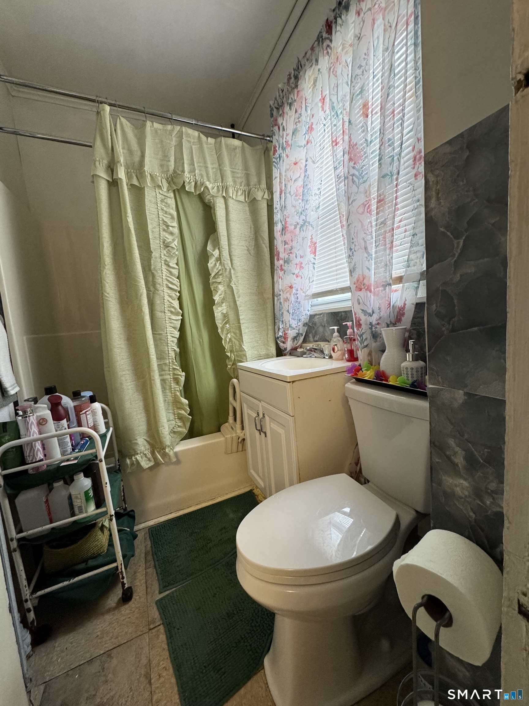 6 Williams, New London, 06320, 6 Bedrooms Bedrooms, 0 ,2 BathroomsBathrooms,Multi-family For Sale,For Sale,Williams,0,24149800