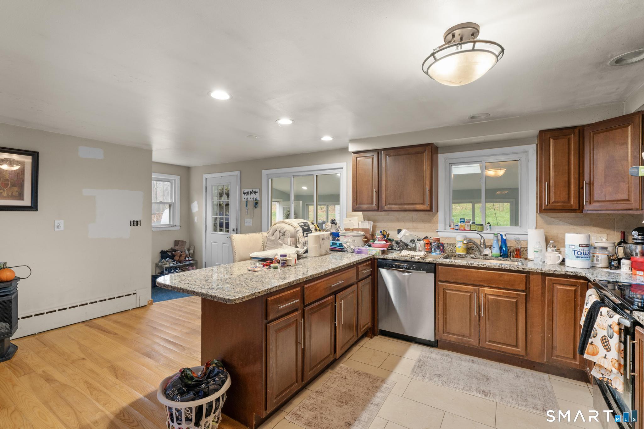 Homes for sale in Haddam, CT | 523 Chamberlain Hill Rd, Haddam, CT 06441 | MLS# 24151378