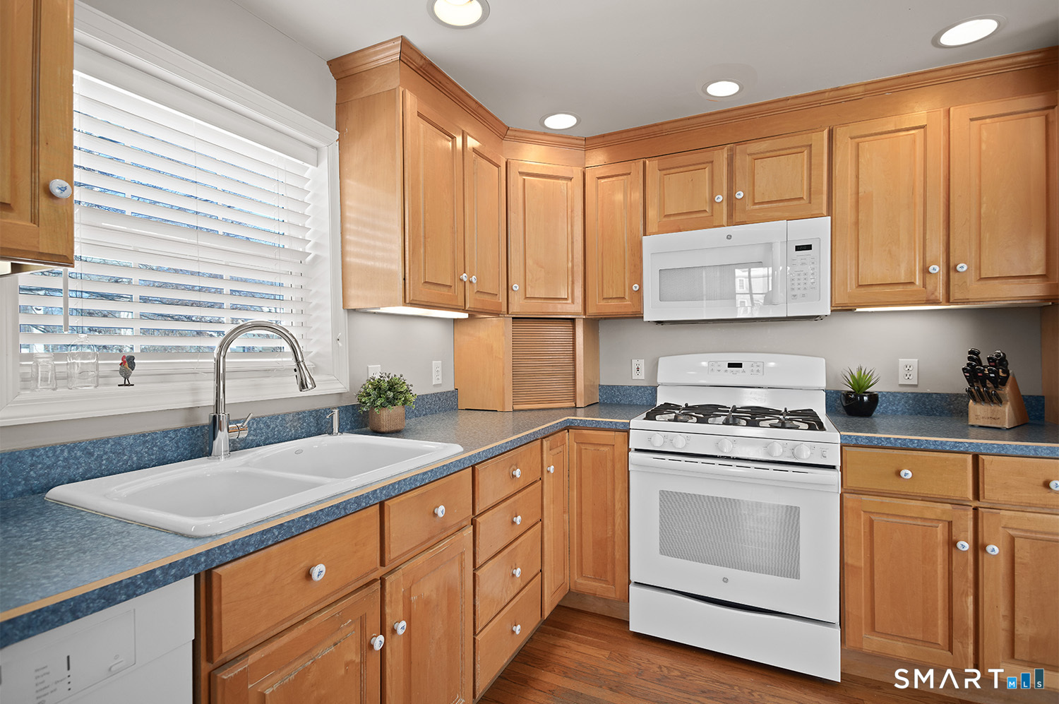 Photo 10 of 88 Veres Street, Fairfield, CT