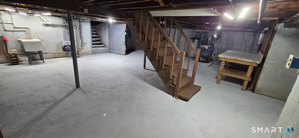 36 Oleary, Manchester, 06040, 4 Bedrooms Bedrooms, 0 ,2 BathroomsBathrooms,Single Family For Sale,For Sale,Oleary,0,24131307