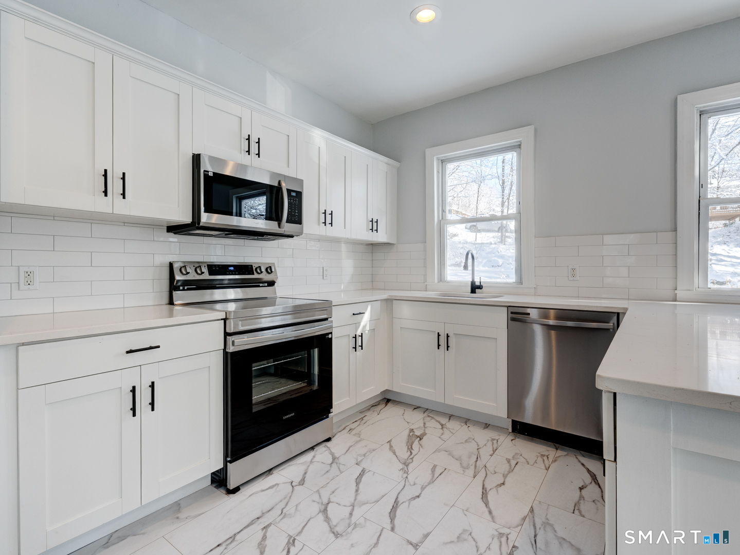 Photo 6 of 36 Bellevue Street, Waterbury, CT