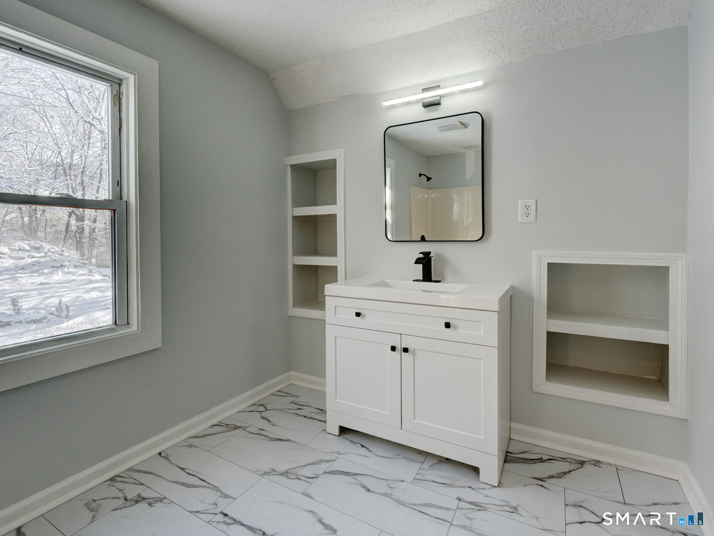 Photo 17 of 36 Bellevue Street, Waterbury, CT