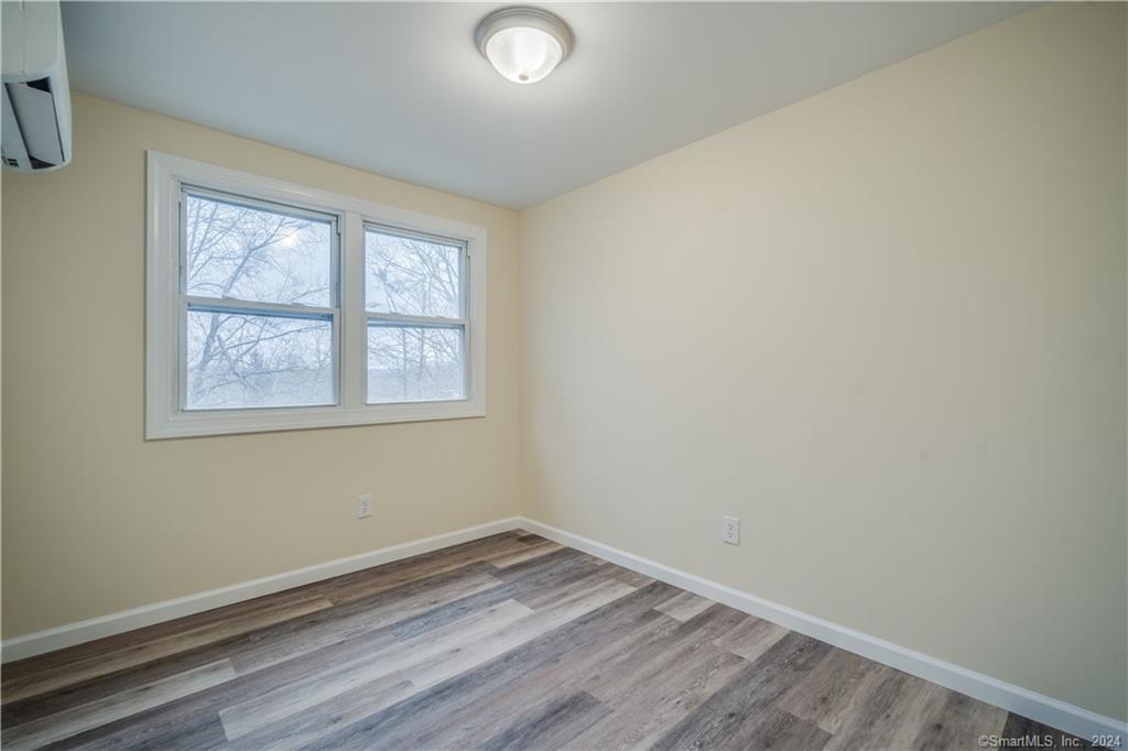 Photo 14 of 33 Muir Terrace, Southington, CT