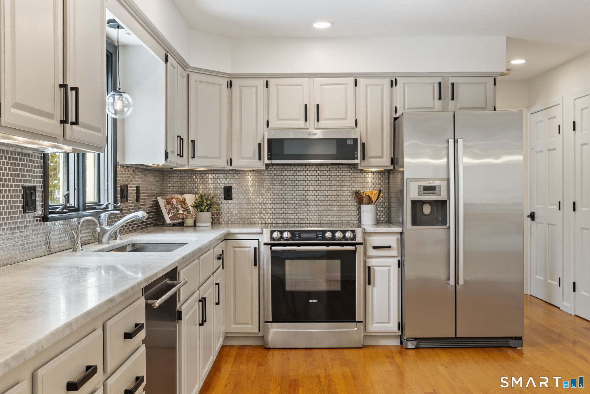 Homes for sale in Enfield, CT | 1 Patricia Cir, Enfield, CT 06082 | MLS# 24141362