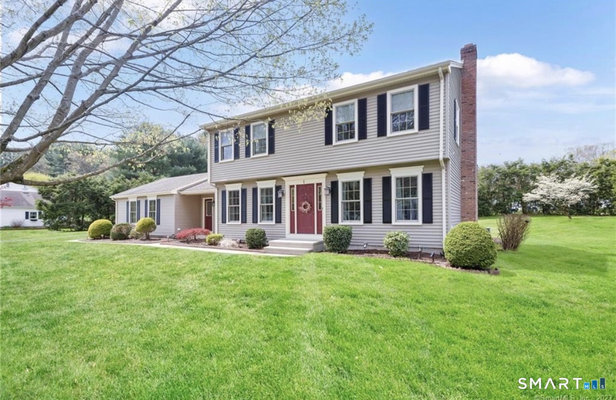 Homes for sale in Enfield, CT | 1 Patricia Cir, Enfield, CT 06082 | MLS# 24141362