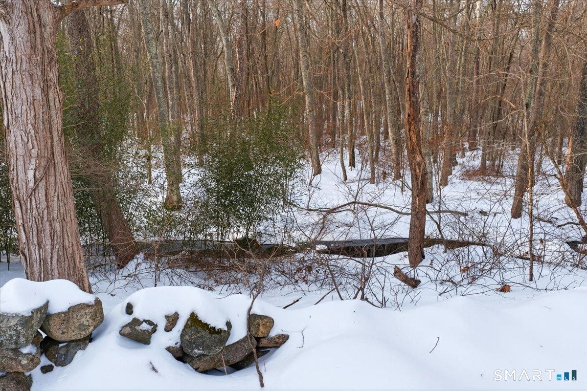 Homes for sale in North Stonington, CT | 152 Mystic Rd, North Stonington, CT 06359 | MLS# 24151249