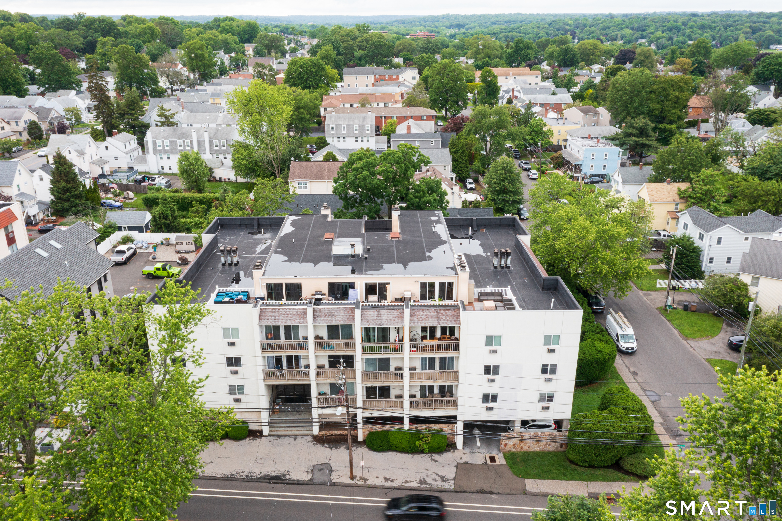 Homes for sale in Stamford, CT | 950 Cove Rd #B6, Stamford, CT 06902 | MLS# 24151374