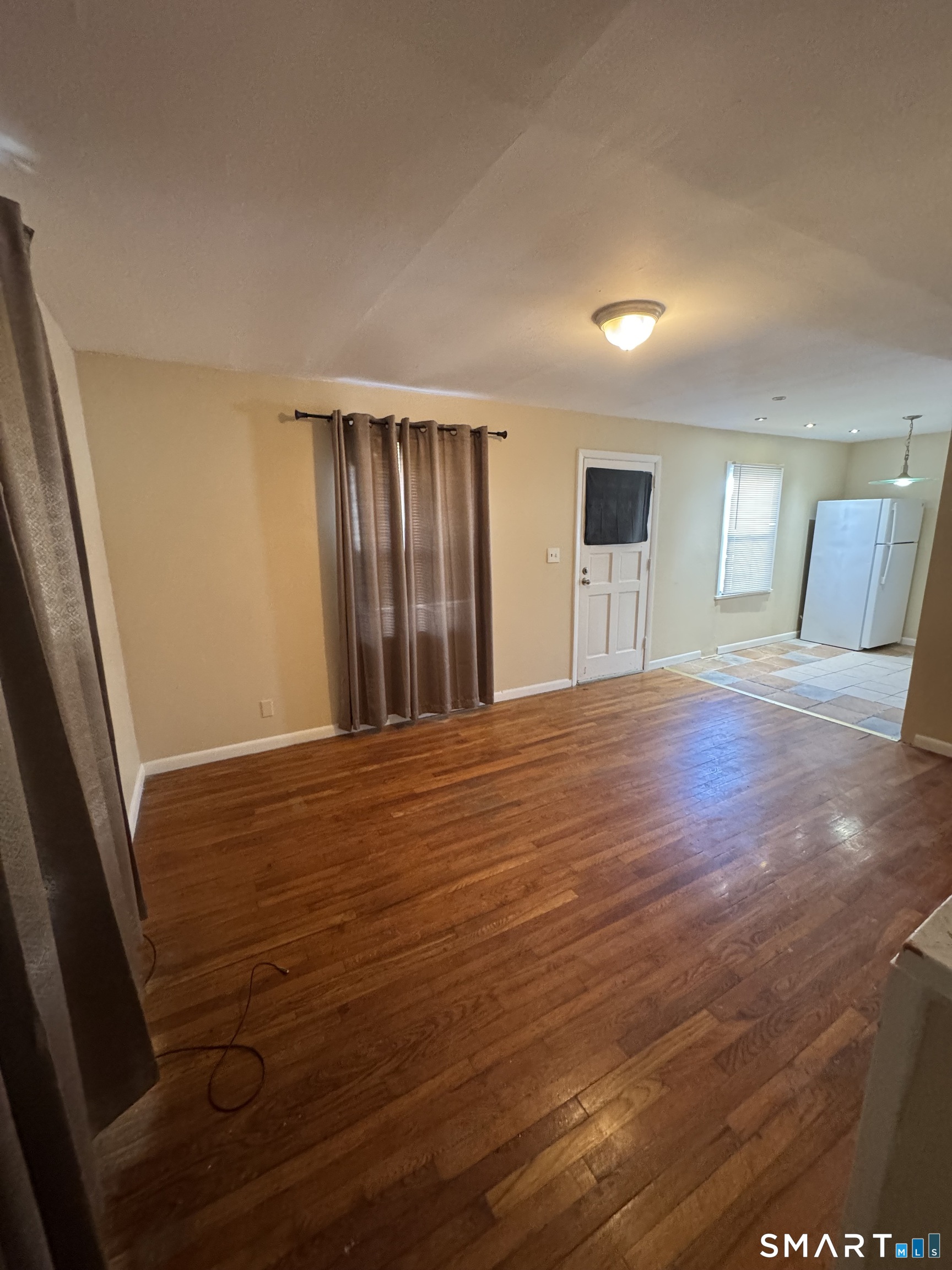 Photo 5 of 117 Dupont Place, Bridgeport, CT