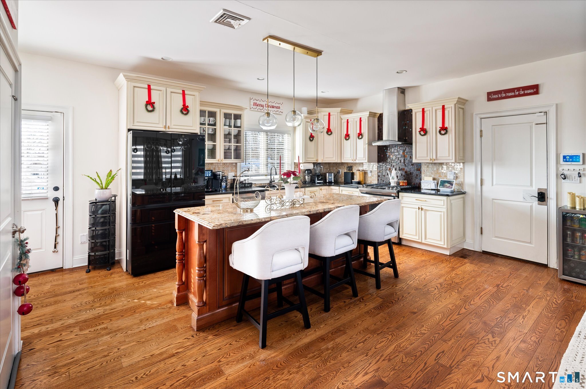 Homes for sale in Stamford, CT | 10 Turner Rd, Stamford, CT 06905 | MLS# 24151825