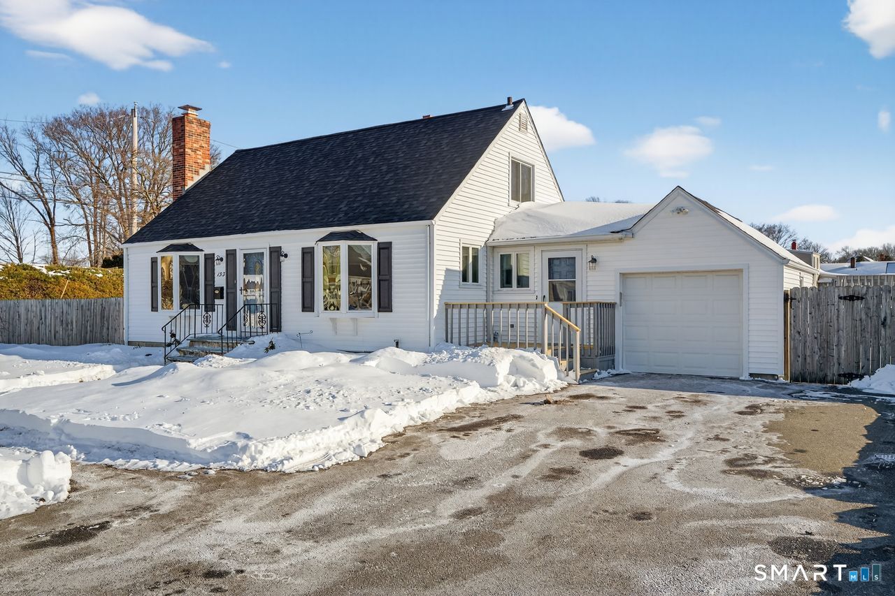 Photo 35 of 193 Greenfield Avenue, Stratford, CT