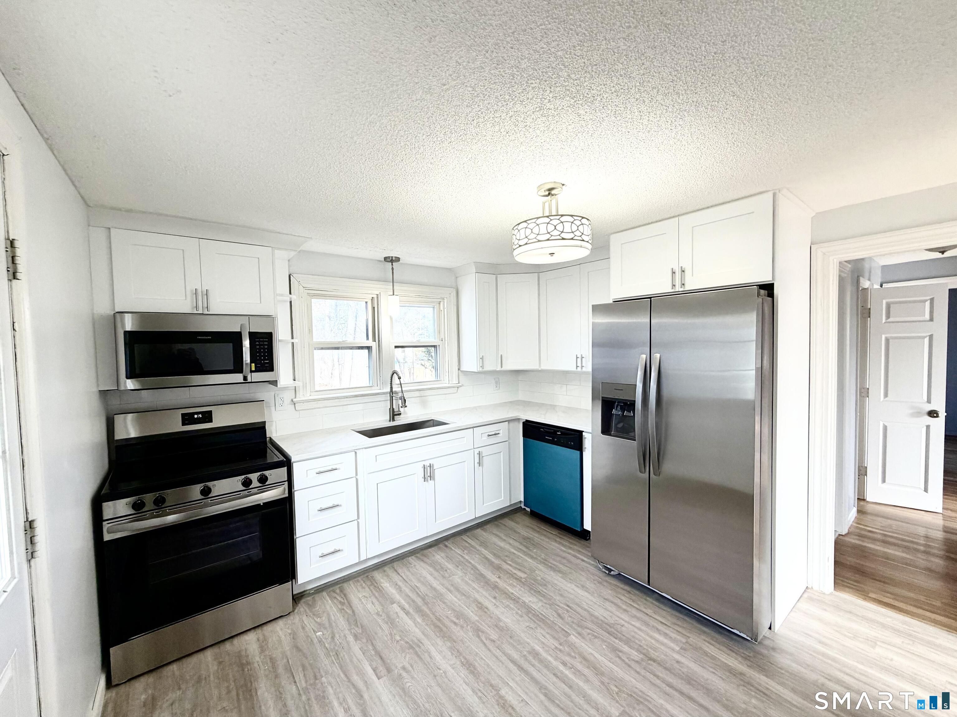 Homes for sale in Manchester, CT | 45 Morse Rd, Manchester, CT 06040 | MLS# 24151866