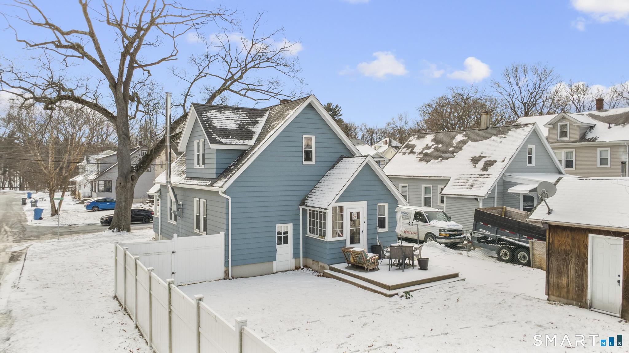 Homes for sale in Manchester, CT | 3 Anderson St, Manchester, CT 06040 | MLS# 24151626