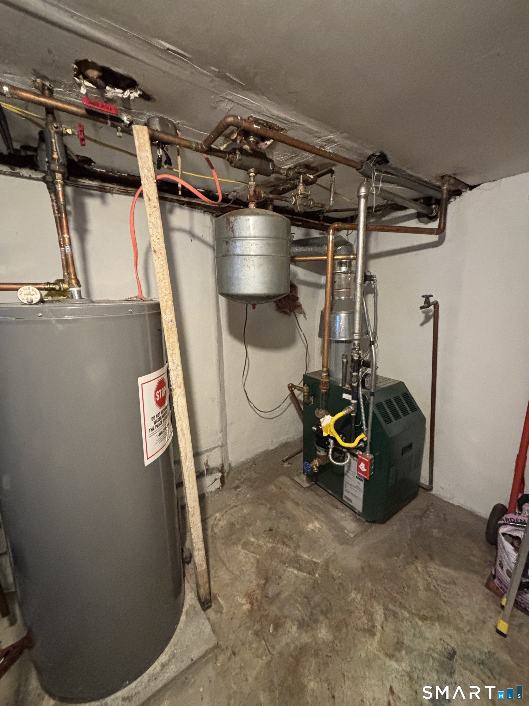 Homes for sale in Hartford, CT | 42 Bliss St, Hartford, CT 06114 | MLS# 24149601