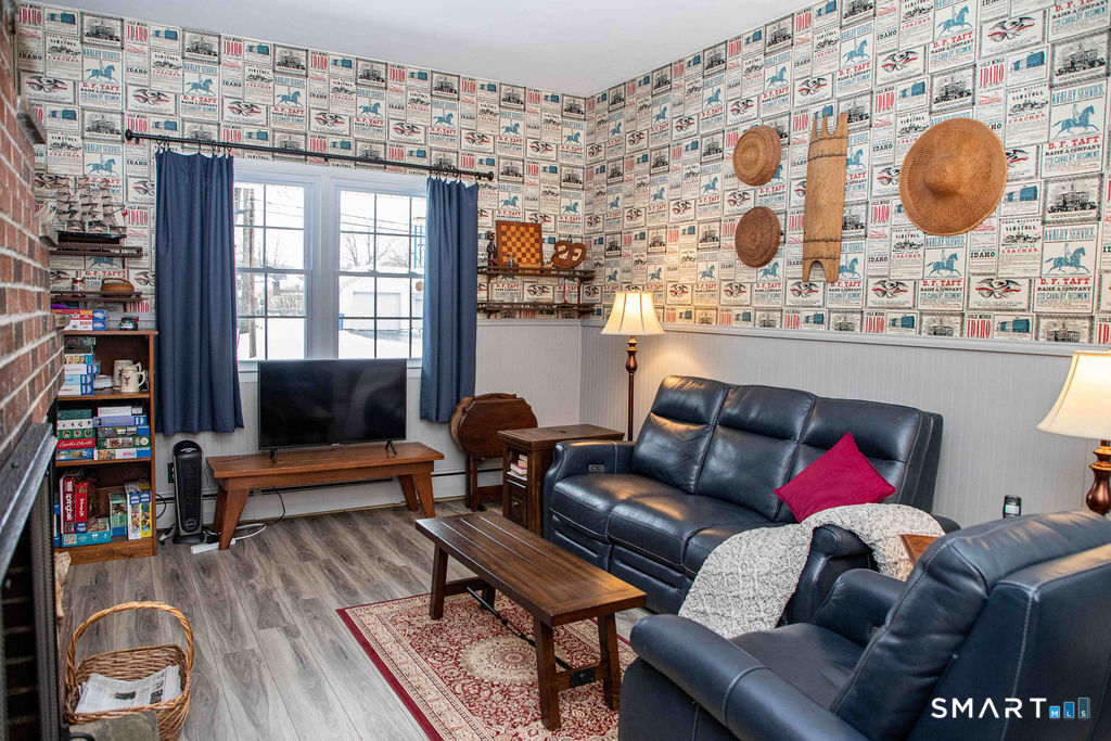 Homes for sale in Avon, CT | 12 Craigemore Cir, Avon, CT 06001 | MLS# 24151732