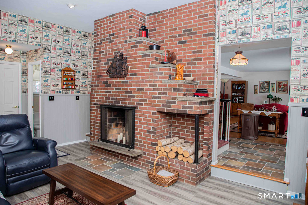 Homes for sale in Avon, CT | 12 Craigemore Cir, Avon, CT 06001 | MLS# 24151732