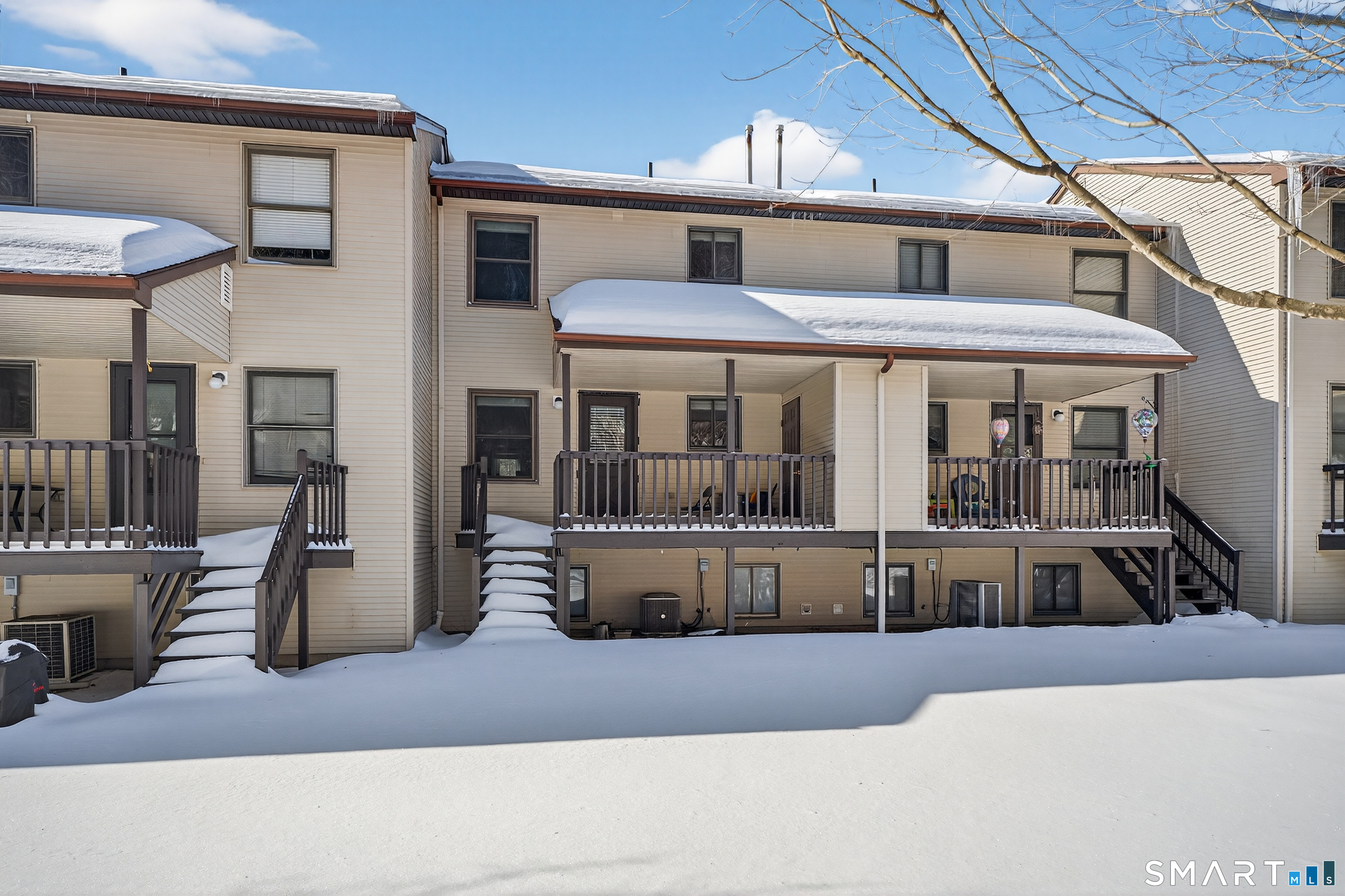 Homes for sale in Naugatuck, CT | 140 Barn Finch Cir #140, Naugatuck, CT 06770 | MLS# 24151733