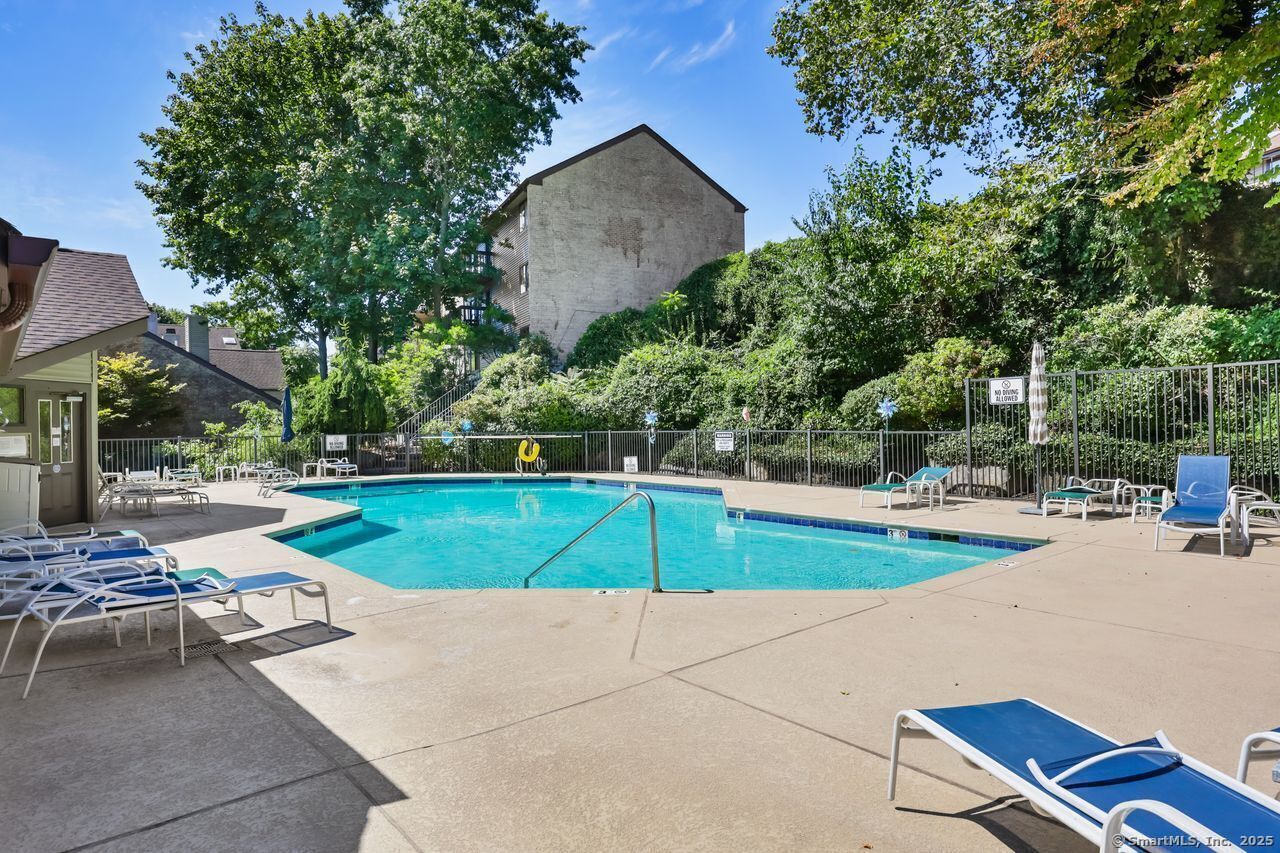 Homes for sale in Stamford, CT | 2289 Bedford St #G17, Stamford, CT 06905 | MLS# 24152016