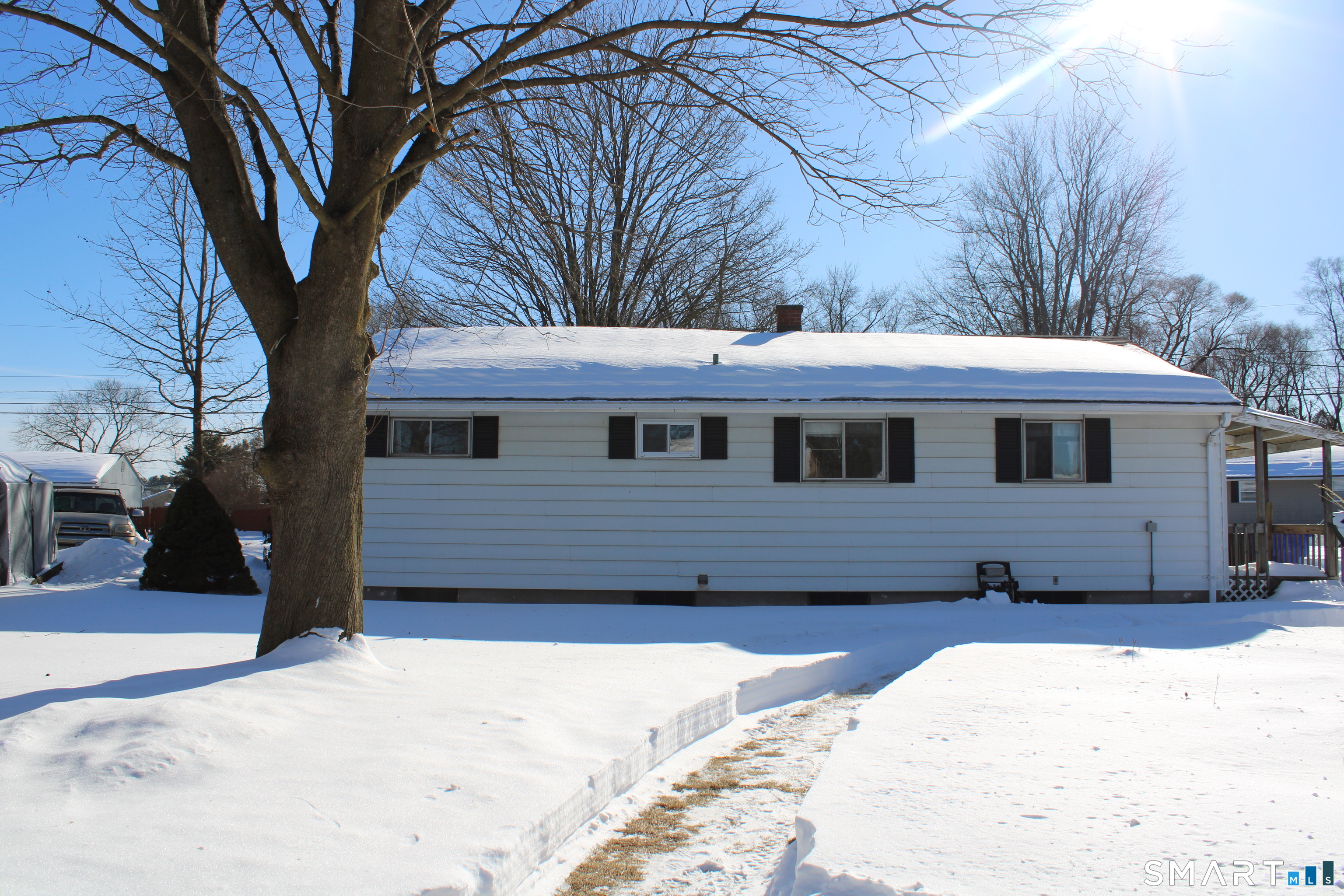 Homes for sale in Enfield, CT | 4 Marshall Dr, Enfield, CT 06082 | MLS# 24152051