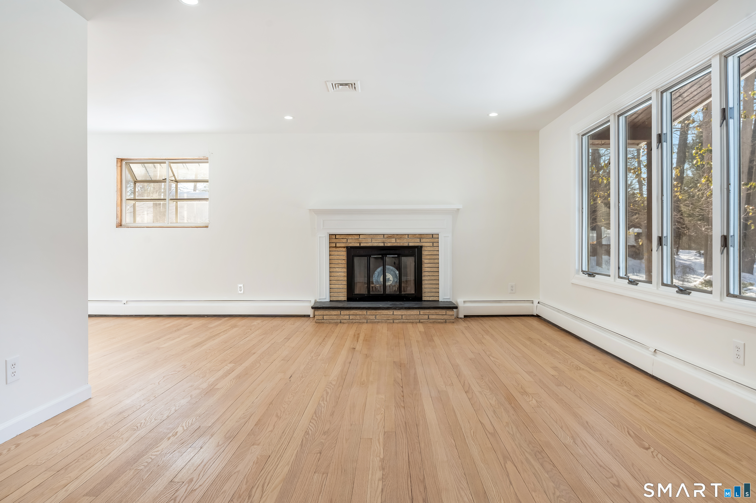 Homes for sale in Newtown, CT | 24 Pleasant Hill Rd, Newtown, CT 06470 | MLS# 24151548