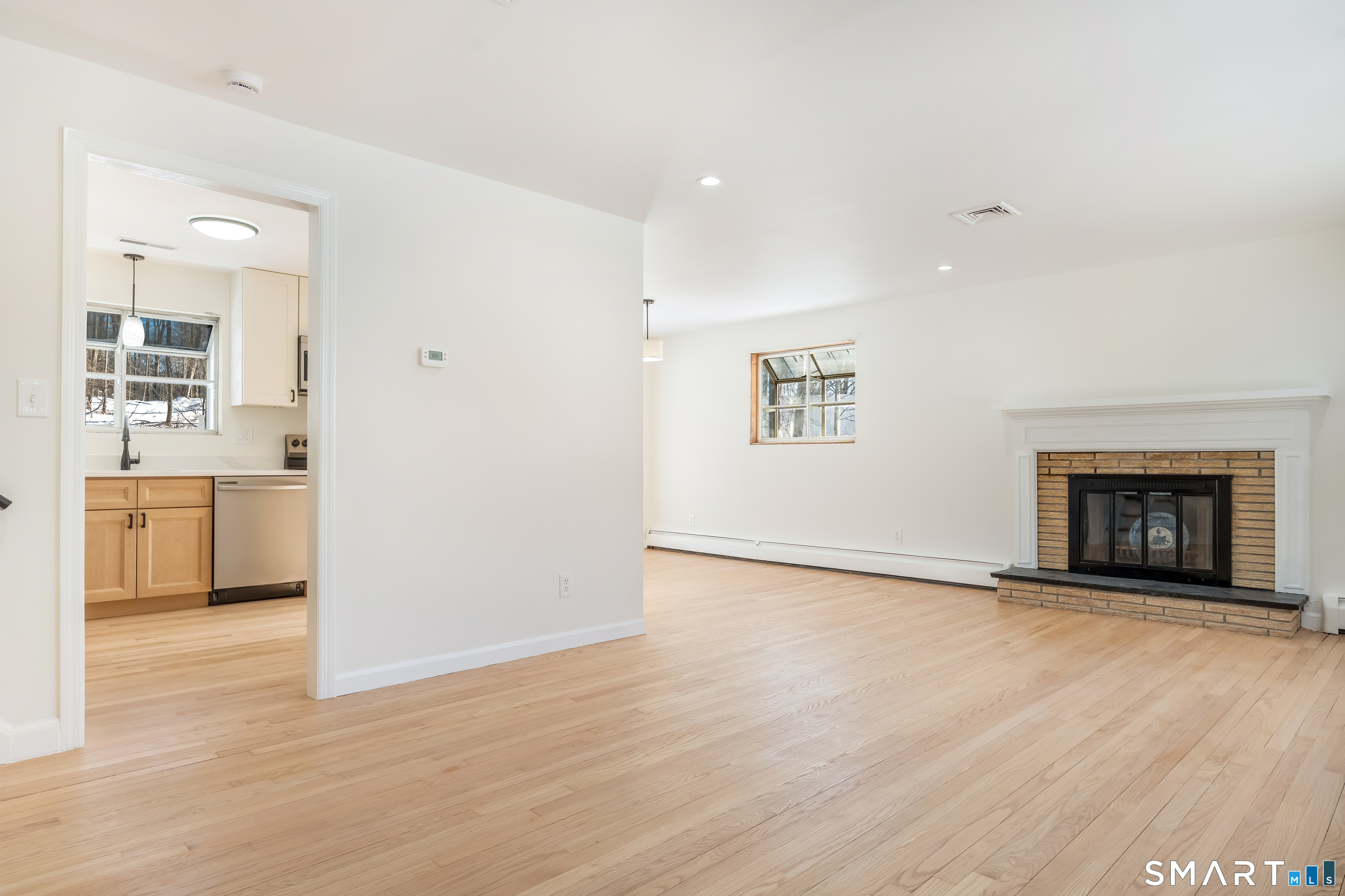 Homes for sale in Newtown, CT | 24 Pleasant Hill Rd, Newtown, CT 06470 | MLS# 24151548