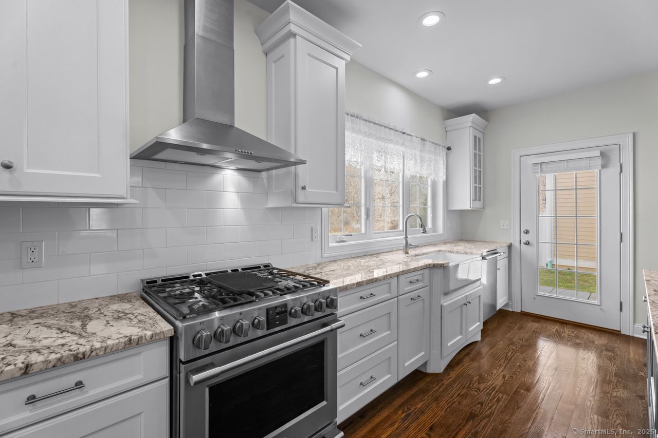 67 Boston Post, Madison, 06443, 2 Bedrooms Bedrooms, 0 ,2 BathroomsBathrooms,Condo/co-op For Sale,For Sale,Boston Post,0,24152180