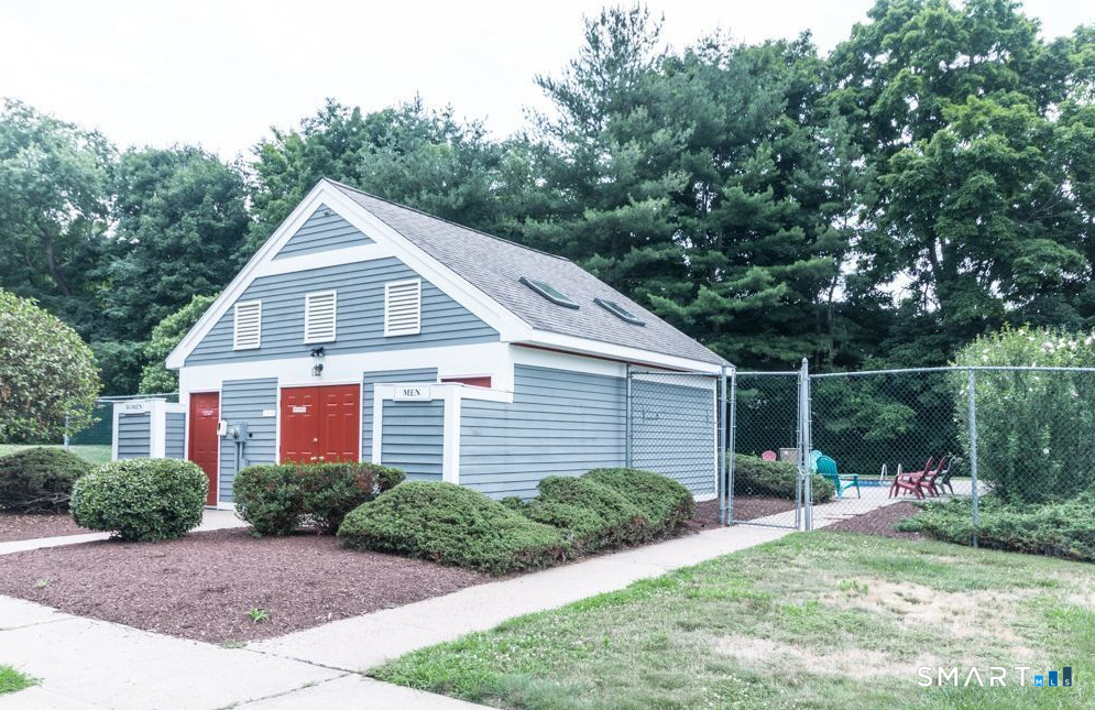 Homes for sale in Manchester, CT | 195 Oakland St #APT A, Manchester, CT 06042 | MLS# 24148525