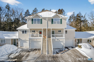 10 Trout Brook Circle, Unit 10