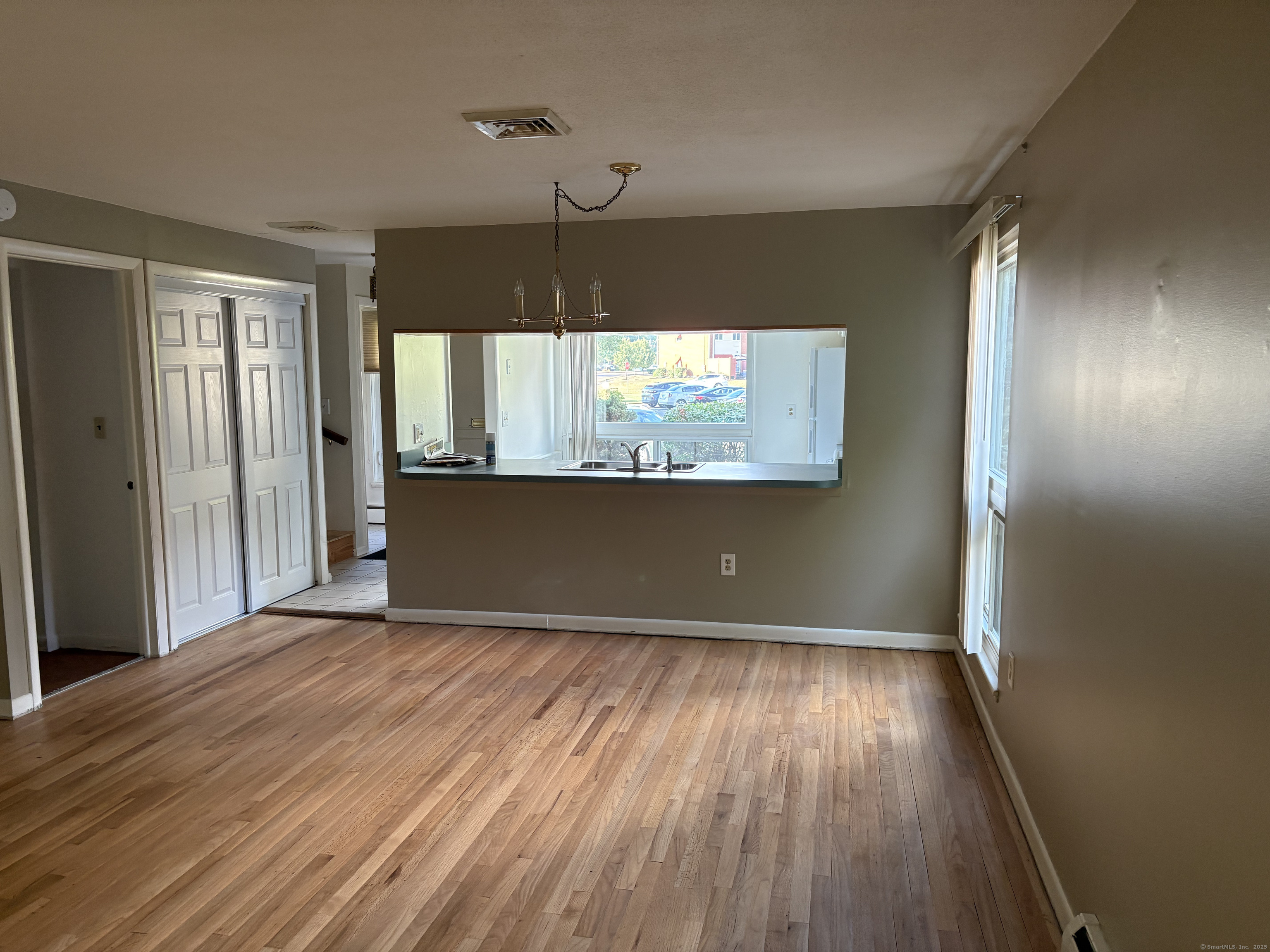 Homes for sale in Hamden, CT | 279 Centerbrook Rd, Hamden, CT 06518 | MLS# 24152222