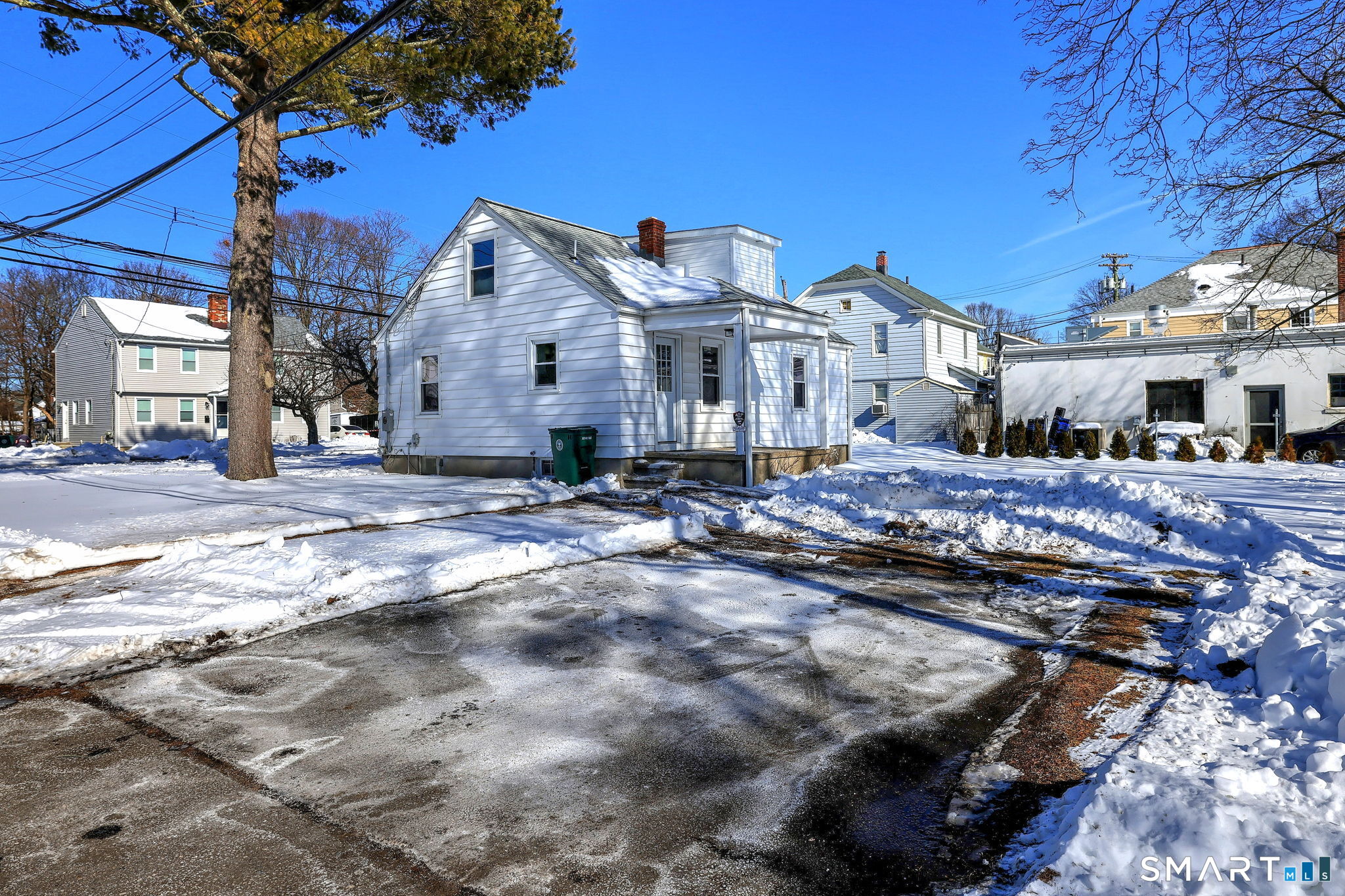 Homes for sale in Stratford, CT | 265 Birdseye St, Stratford, CT 06615 | MLS# 24152186