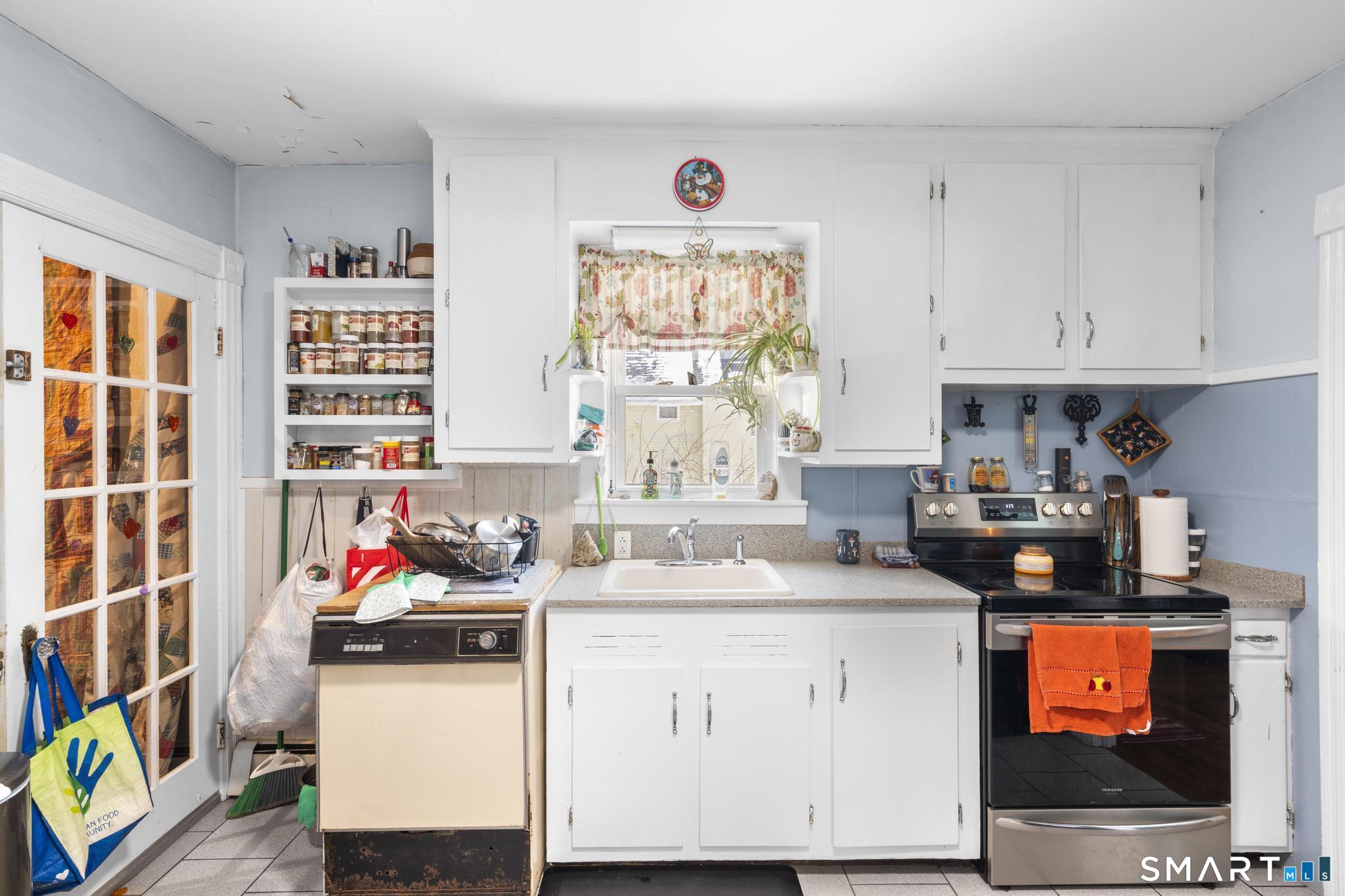 Homes for sale in Killingly, CT | 73 Hawkins St, Killingly, CT 06239 | MLS# 24152189