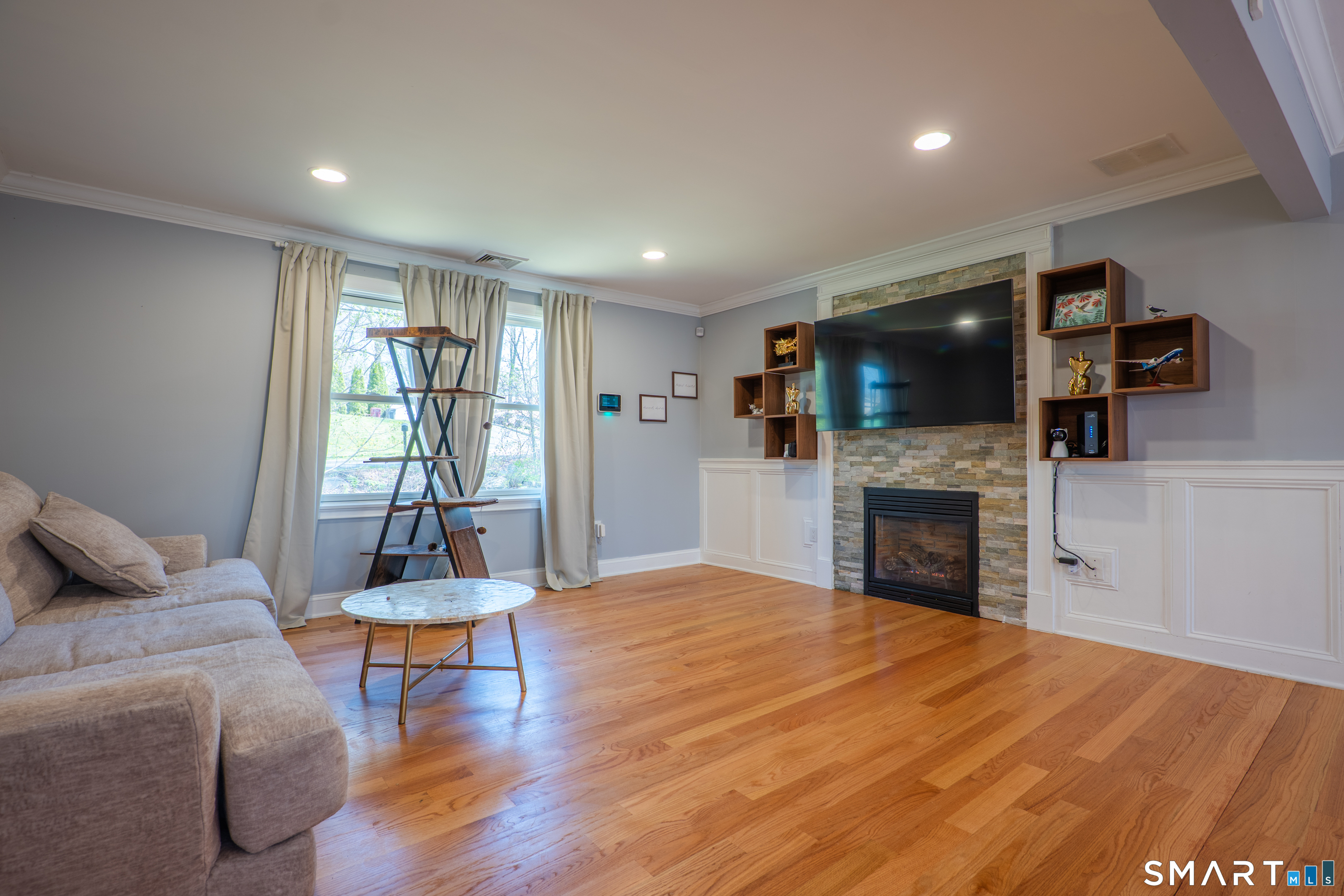 Homes for sale in Naugatuck, CT | 825 Maple Hill Rd, Naugatuck, CT 06770 | MLS# 24152236