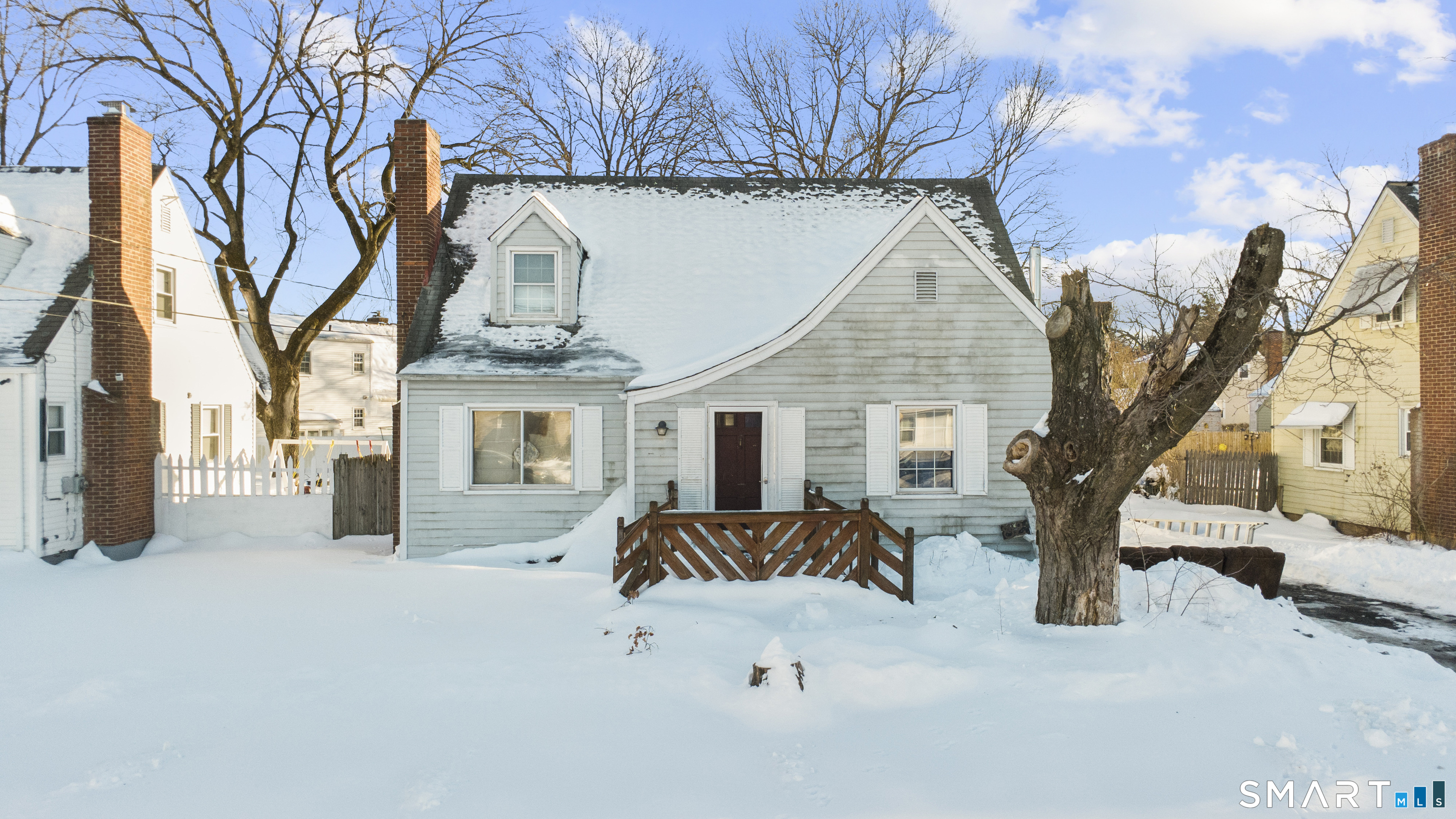 Homes for sale in Manchester, CT | 82 Foxcroft Dr, Manchester, CT 06040 | MLS# 24152332