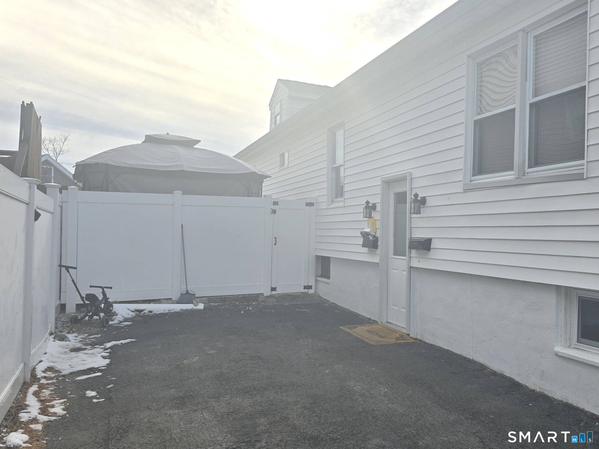 Homes for sale in Stamford, CT | 73 Rippowam Rd, Stamford, CT 06902 | MLS# 24151287