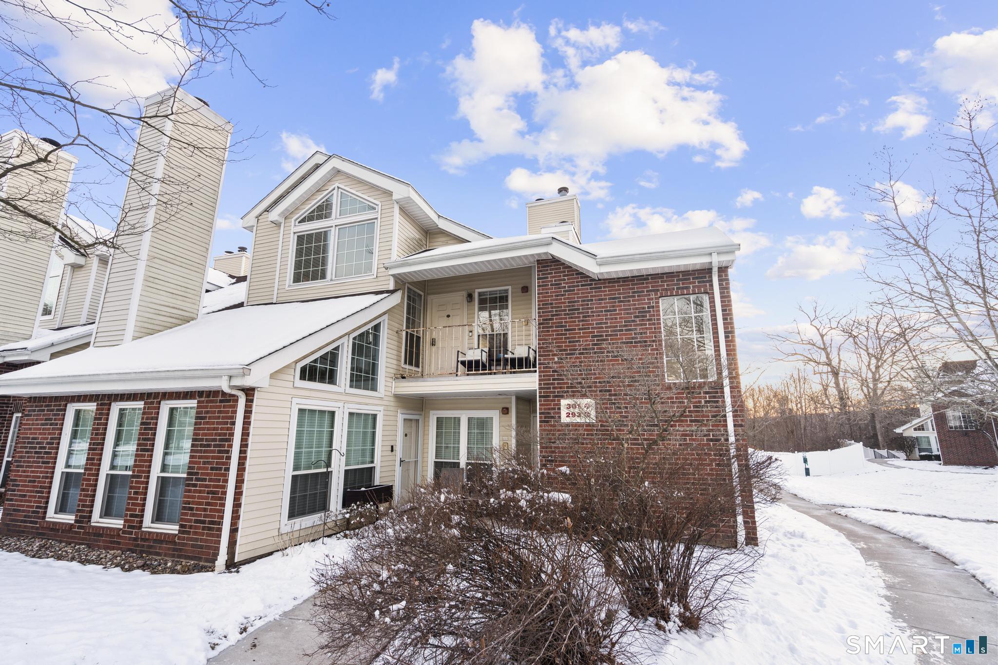 Homes for sale in Middletown, CT | 301 Carriage Crossing Ln #301, Middletown, CT 06457 | MLS# 24152356