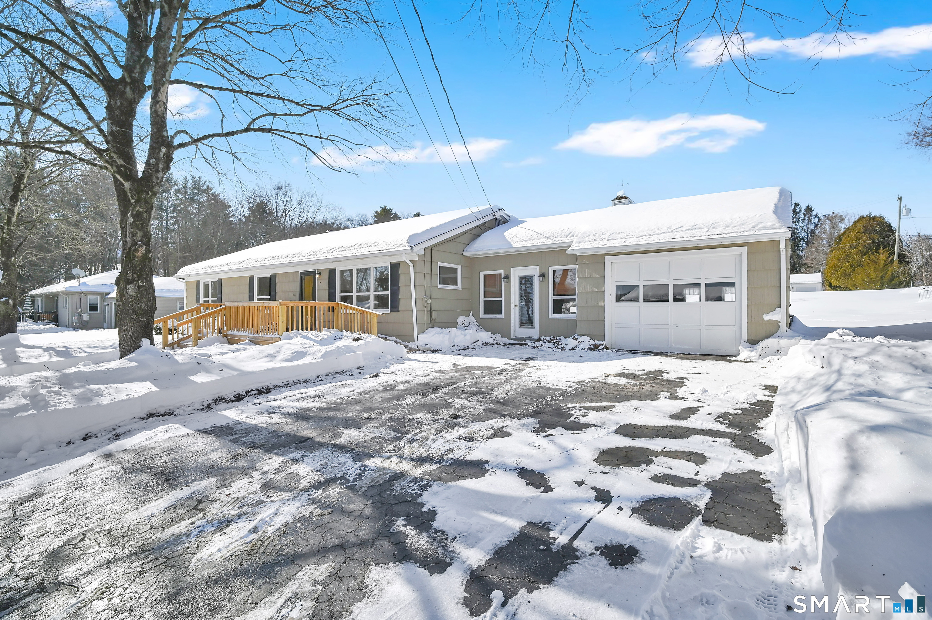 Homes for sale in Brooklyn, CT | 7 Lockwood St, Brooklyn, CT 06234 | MLS# 24145847